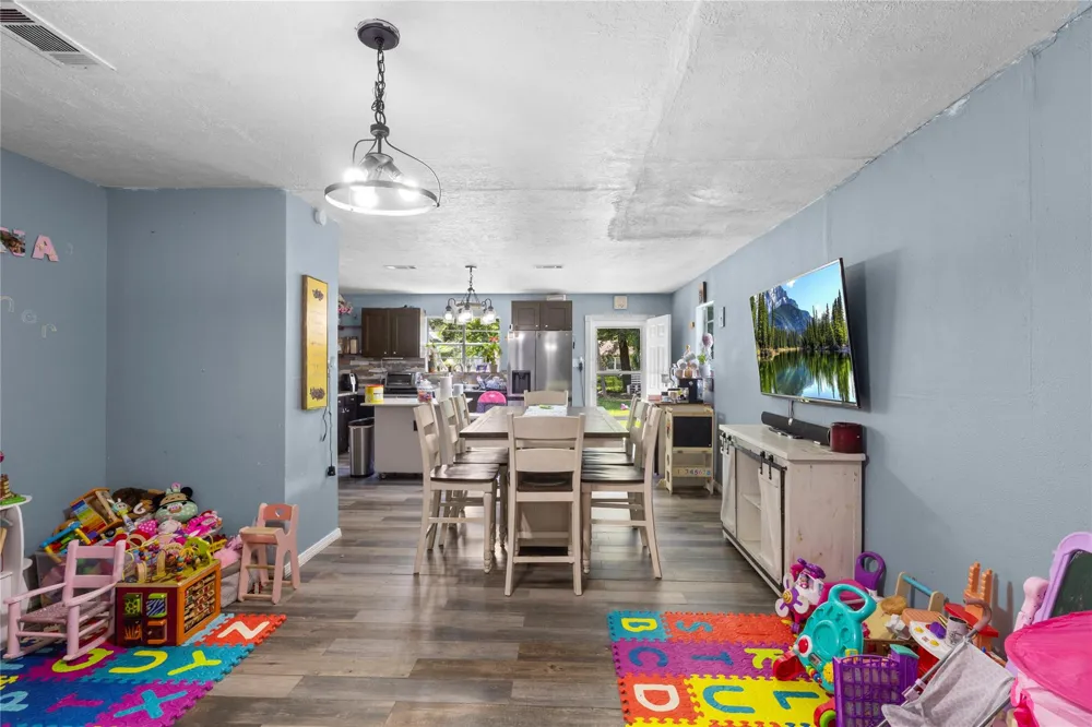 4965 Park St Beaumont, TX 77705