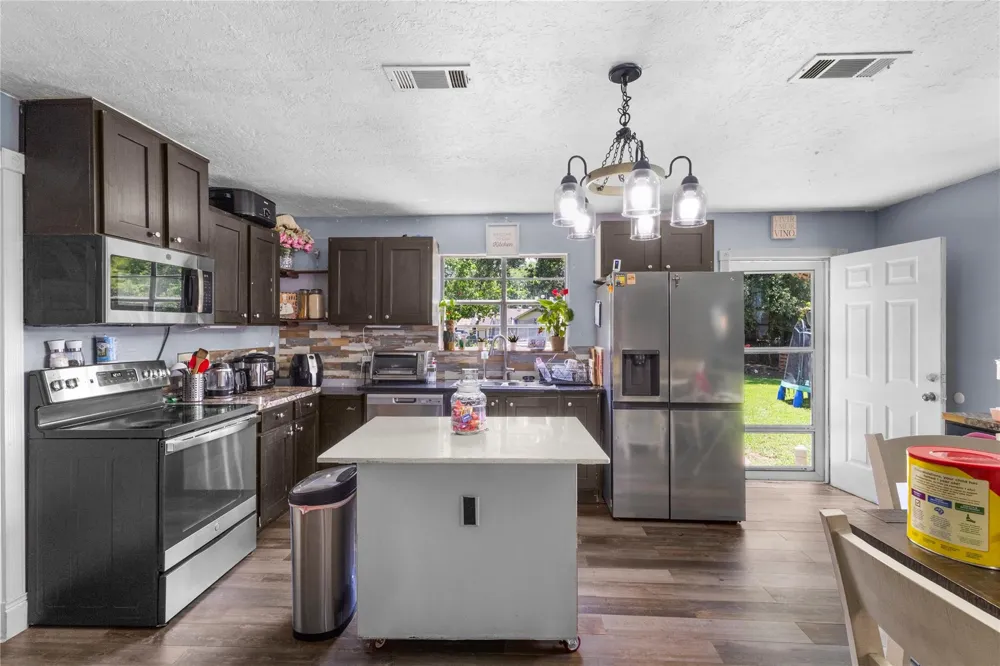 4965 Park St Beaumont, TX 77705