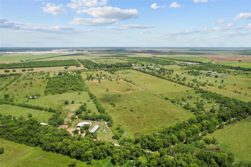 910 County Road 491 Dayton, TX 77535