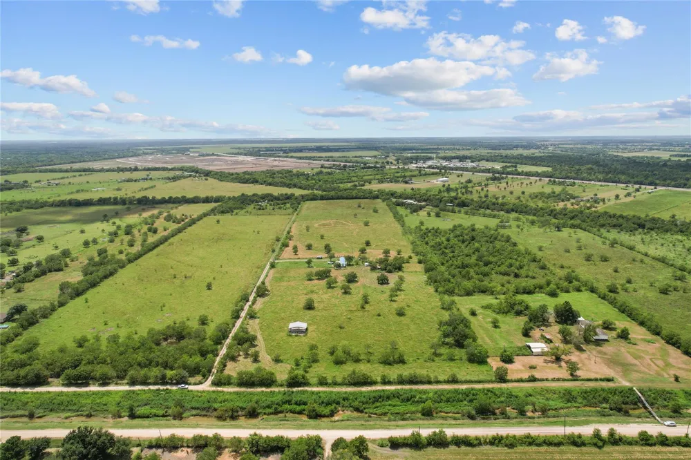 910 County Road 491 Dayton, TX 77535