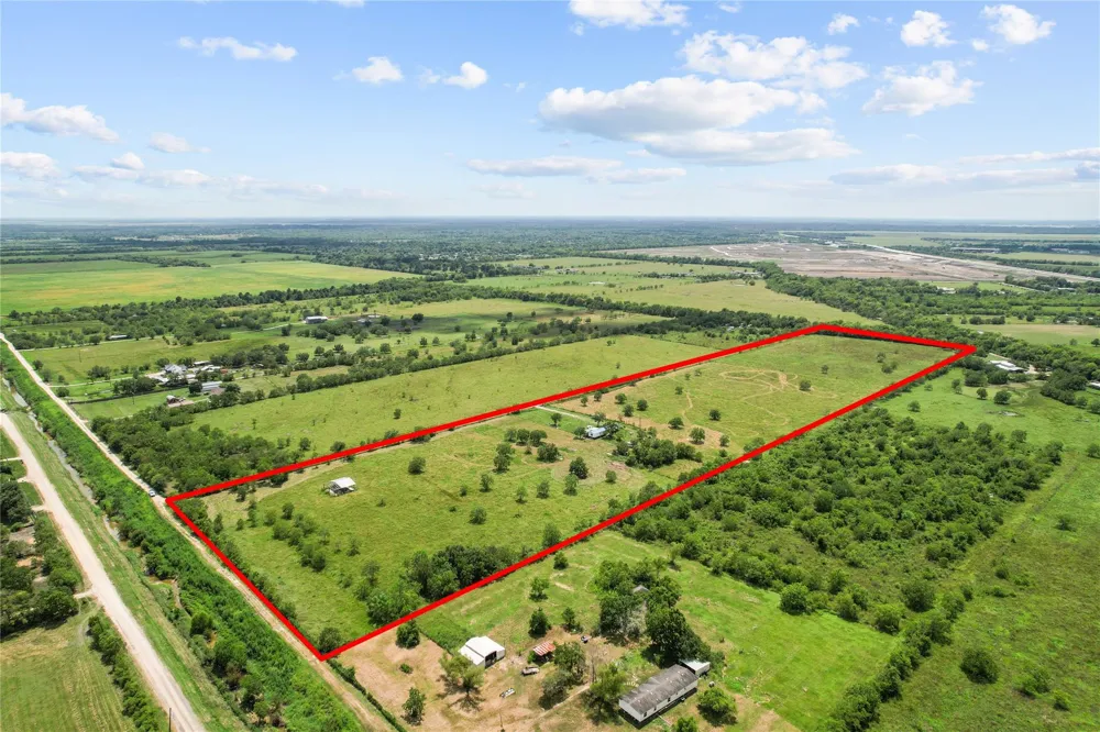 910 County Road 491 Dayton, TX 77535