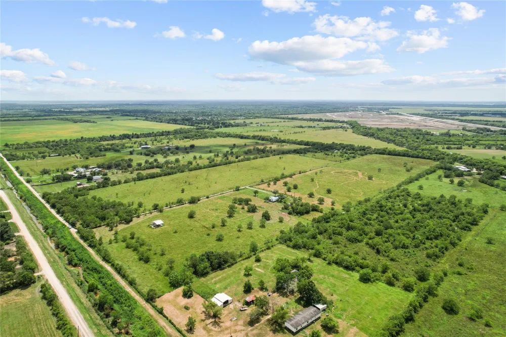 910 County Road 491 Dayton, TX 77535