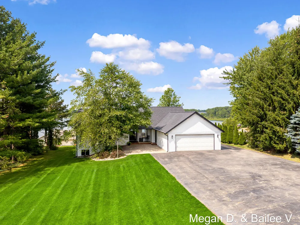 11860 5 Mile Road NE Grattan Township, MI 49331