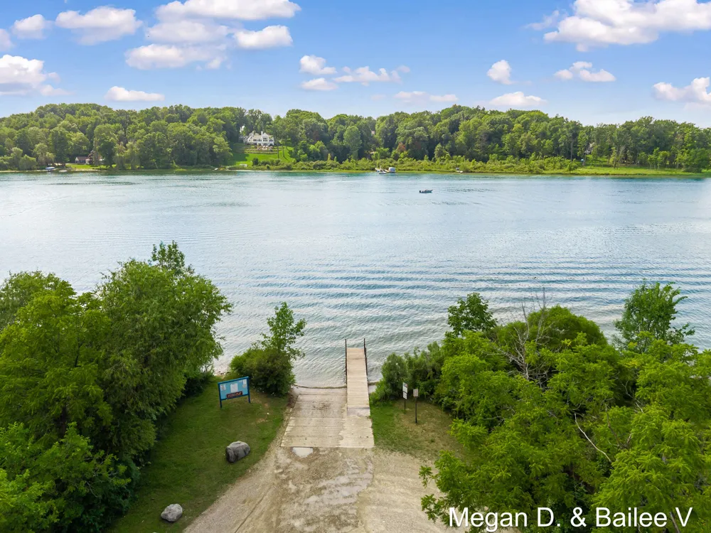 11860 5 Mile Road NE Grattan Township, MI 49331
