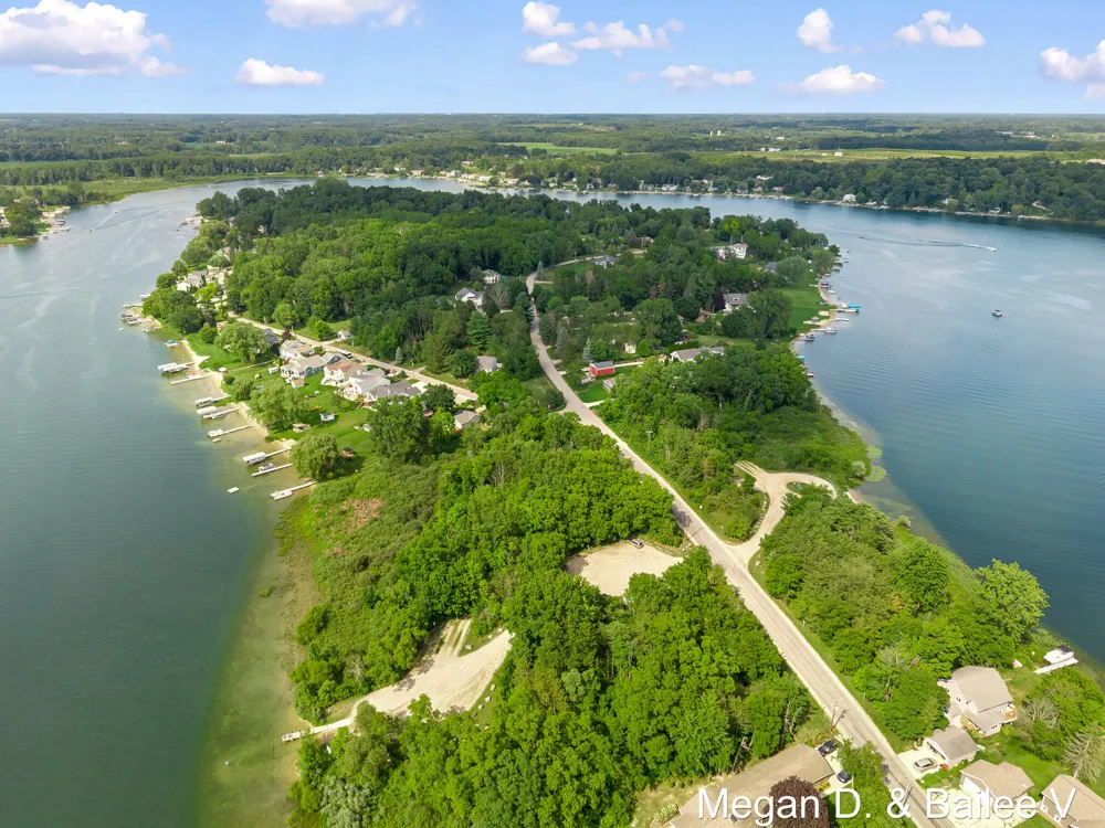11860 5 Mile Road NE Grattan Township, MI 49331