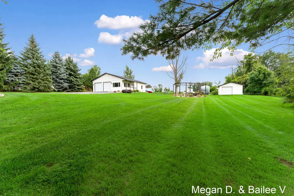 11860 5 Mile Road NE Grattan Township, MI 49331