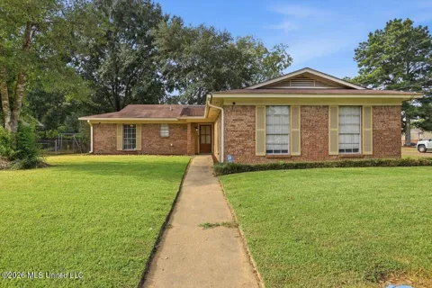 2805 Pine Circle Drive