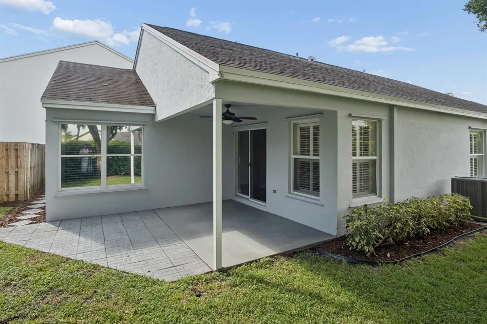 67 Kingfisher Way Boynton Beach, FL 33436