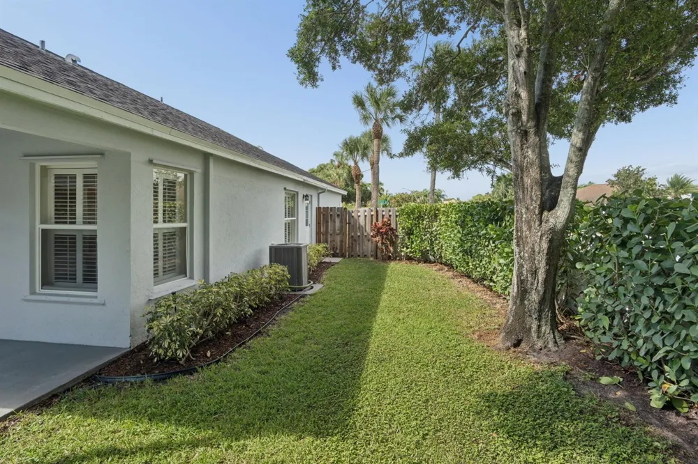 67 Kingfisher Way Boynton Beach, FL 33436
