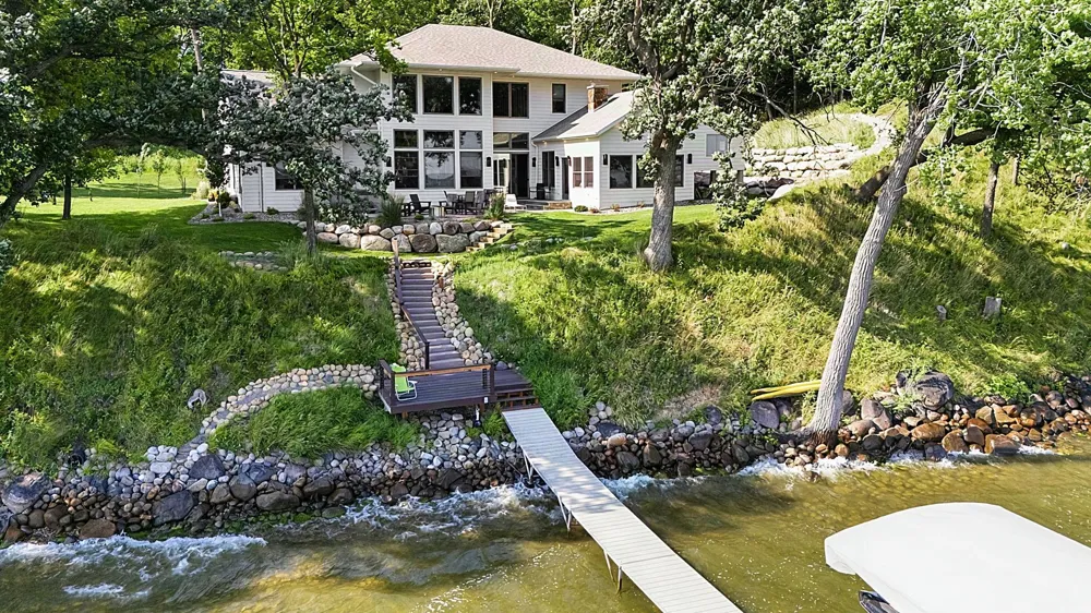 8995 Shore Drive Spicer, MN 56288