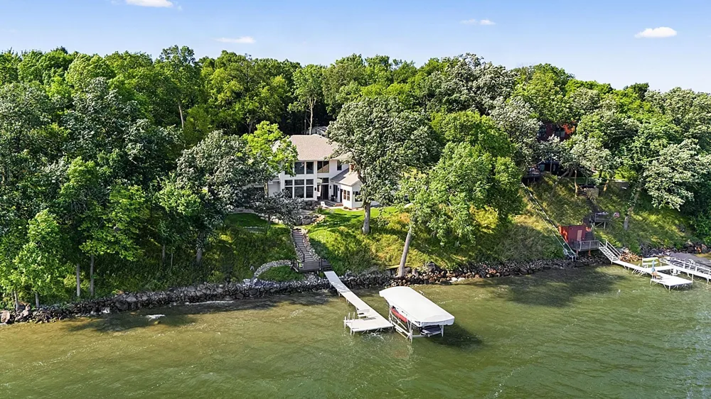 8995 Shore Drive Spicer, MN 56288