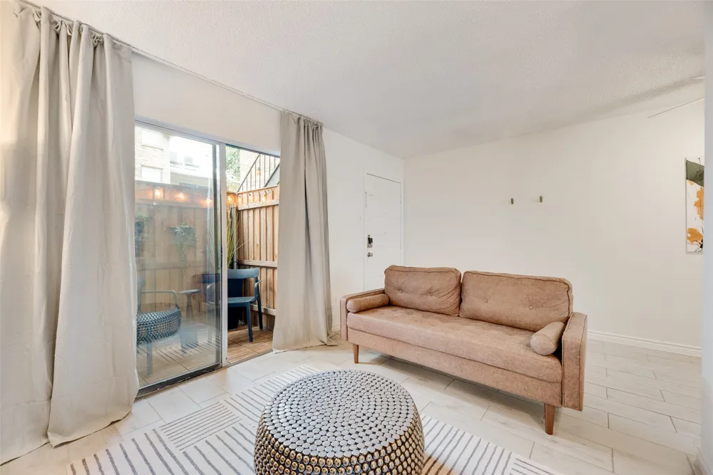 1810 Garrett Avenue #119 Dallas, TX 75206