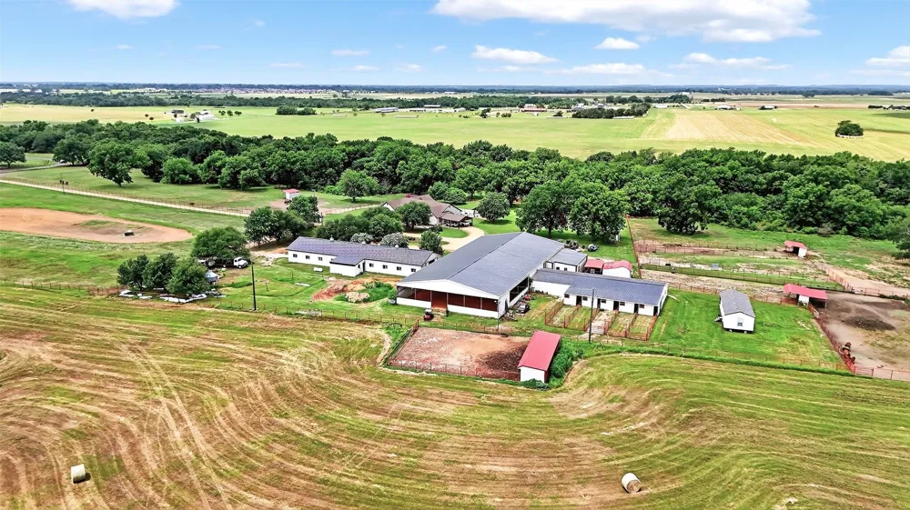 1802 Batey Road Collinsville, TX 76233