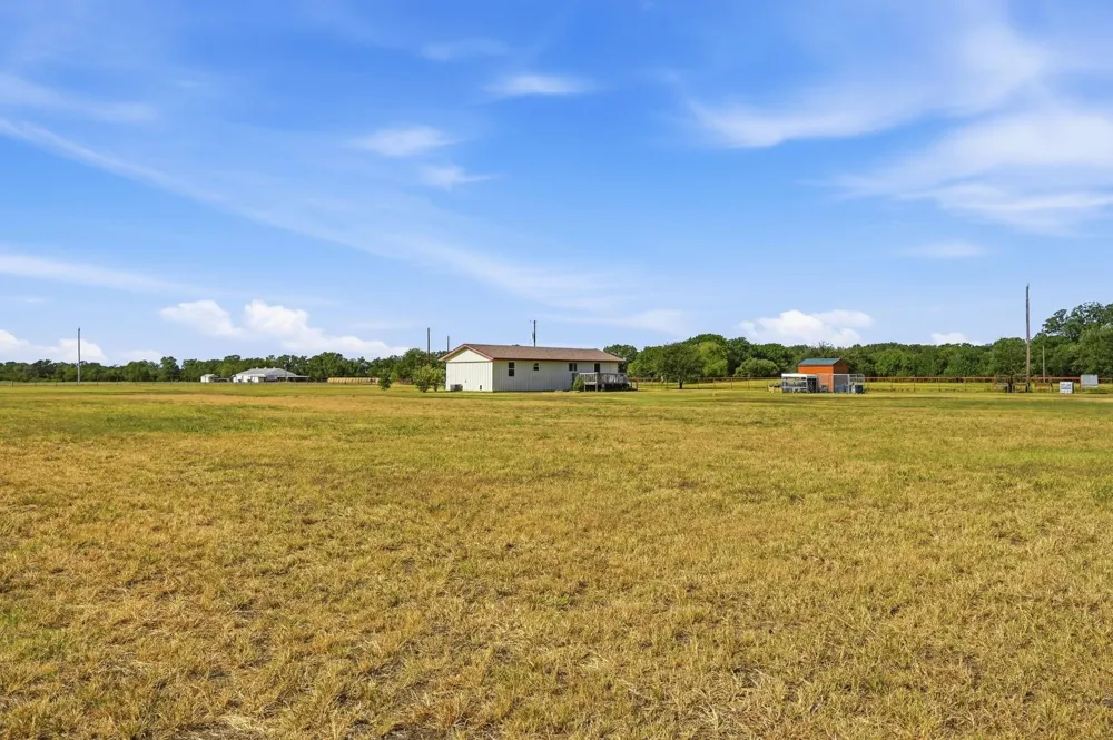 1802 Batey Road Collinsville, TX 76233