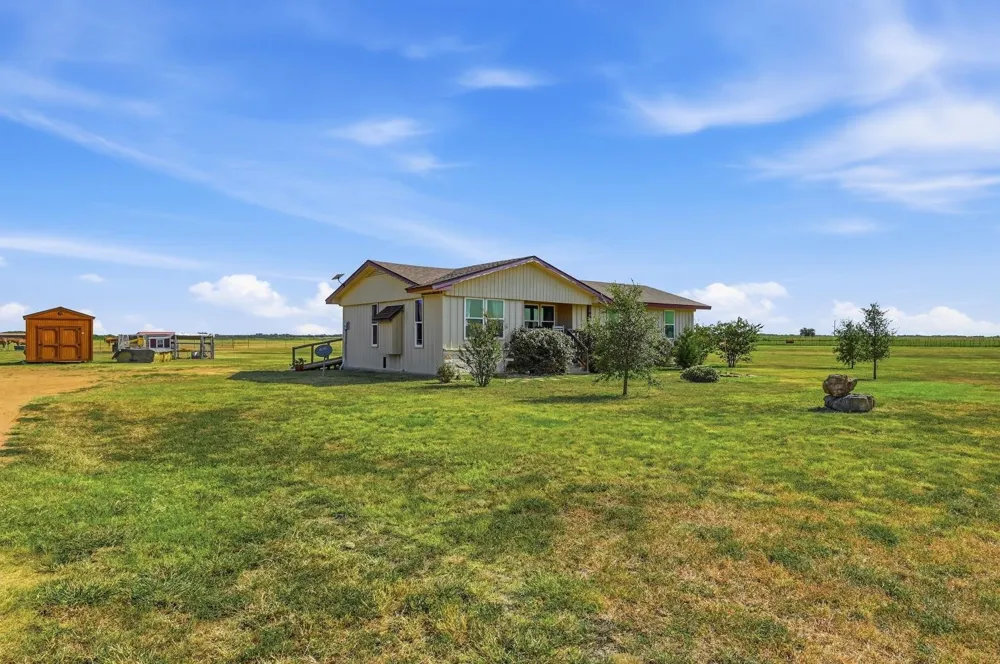 1802 Batey Road Collinsville, TX 76233