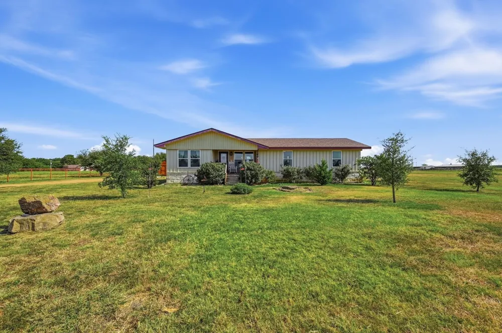 1802 Batey Road Collinsville, TX 76233