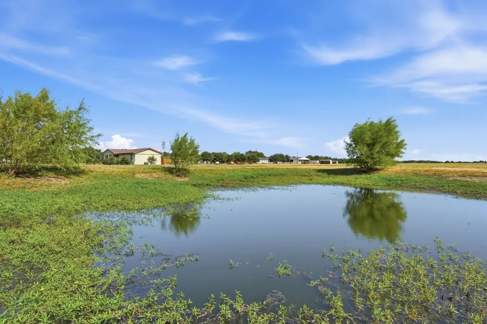 1802 Batey Road Collinsville, TX 76233