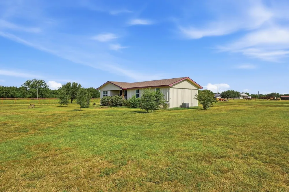 1802 Batey Road Collinsville, TX 76233