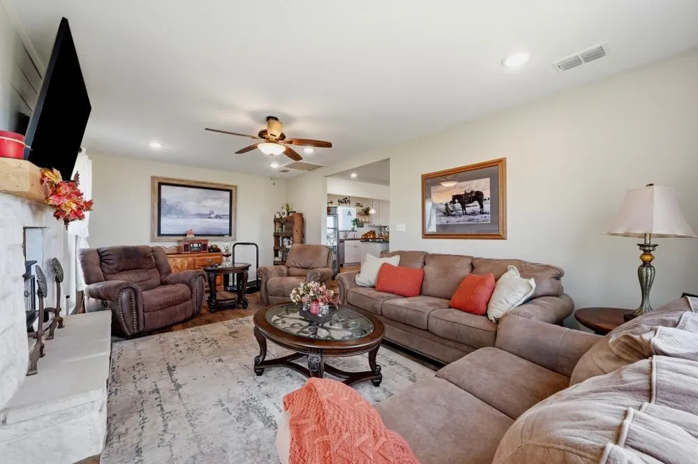 1802 Batey Road Collinsville, TX 76233