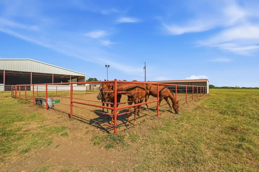 1802 Batey Road Collinsville, TX 76233