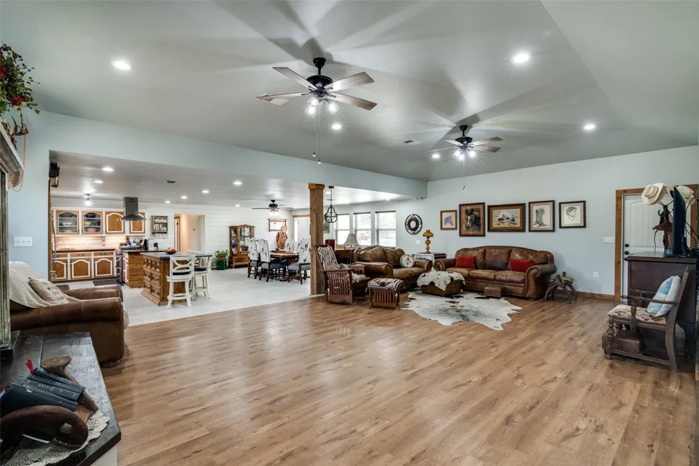 200 Vz County Road 2403 Canton, TX 75103
