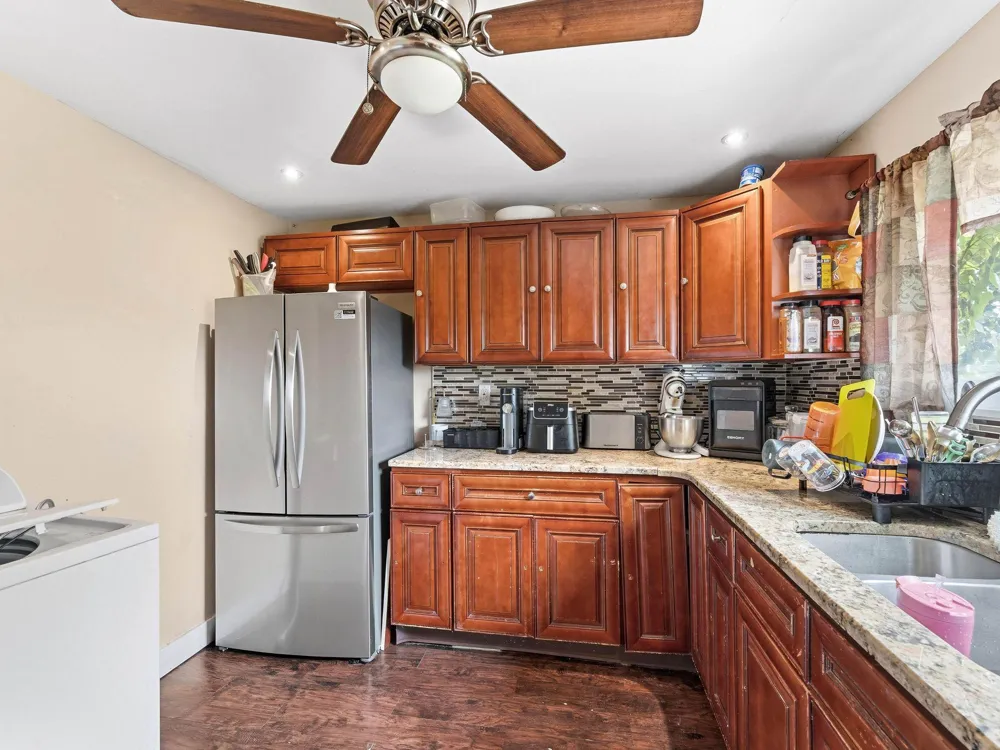 4931 UBER STREET Philadelphia, PA 19141