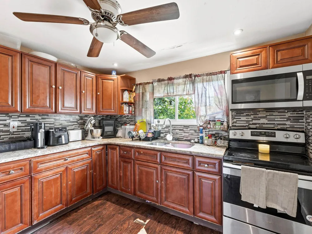 4931 UBER STREET Philadelphia, PA 19141