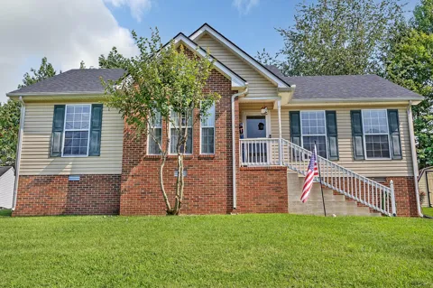 1043 Woodbrier Ln