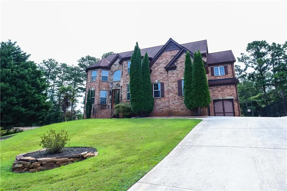 2389 Apalachee Crucis Lane Dacula, GA 30019