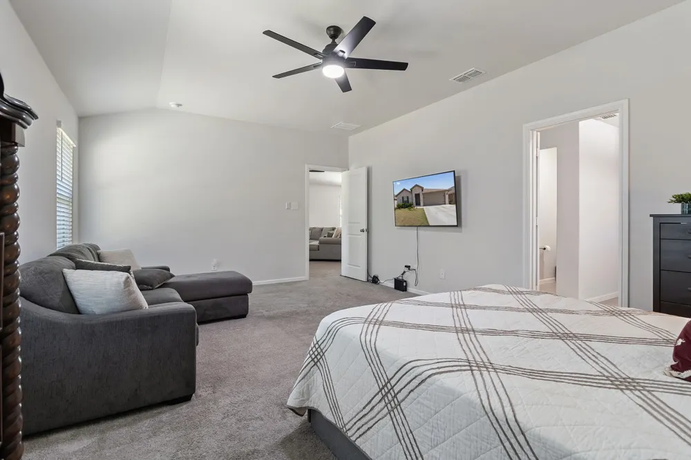 228 Abingdon Street Azle, TX 76020