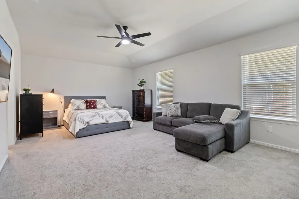 228 Abingdon Street Azle, TX 76020