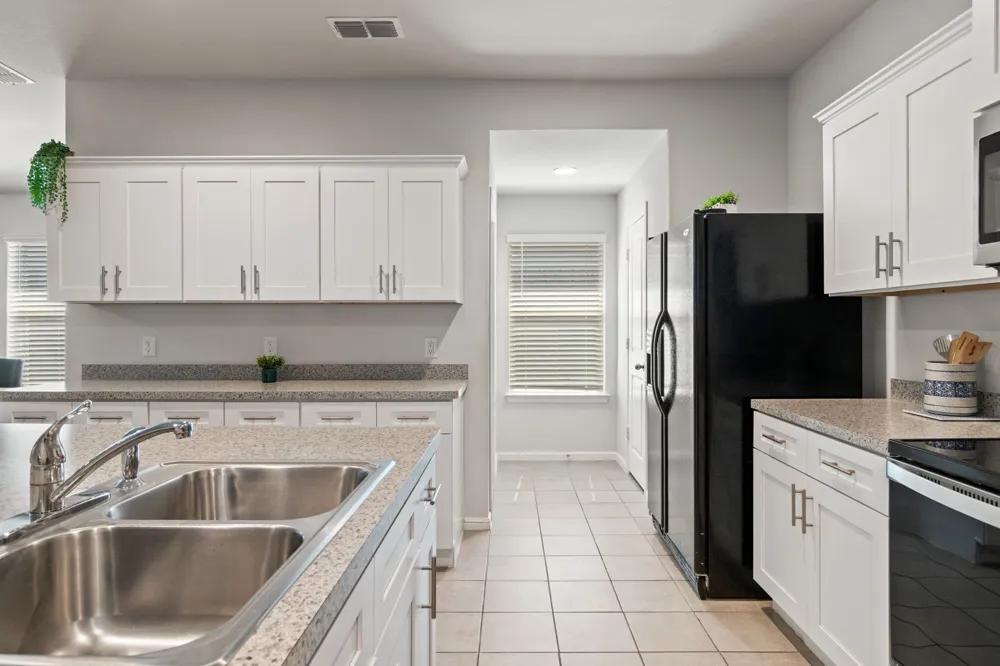 228 Abingdon Street Azle, TX 76020