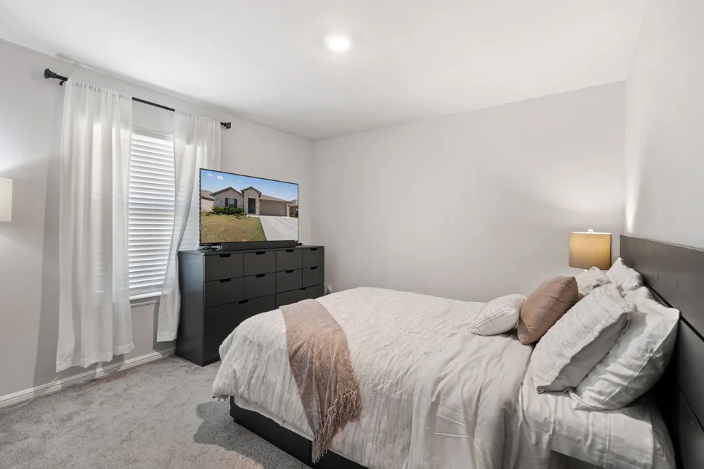 228 Abingdon Street Azle, TX 76020