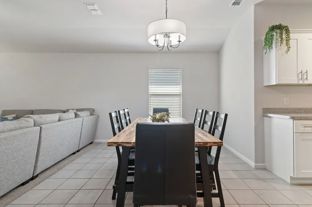 228 Abingdon Street Azle, TX 76020