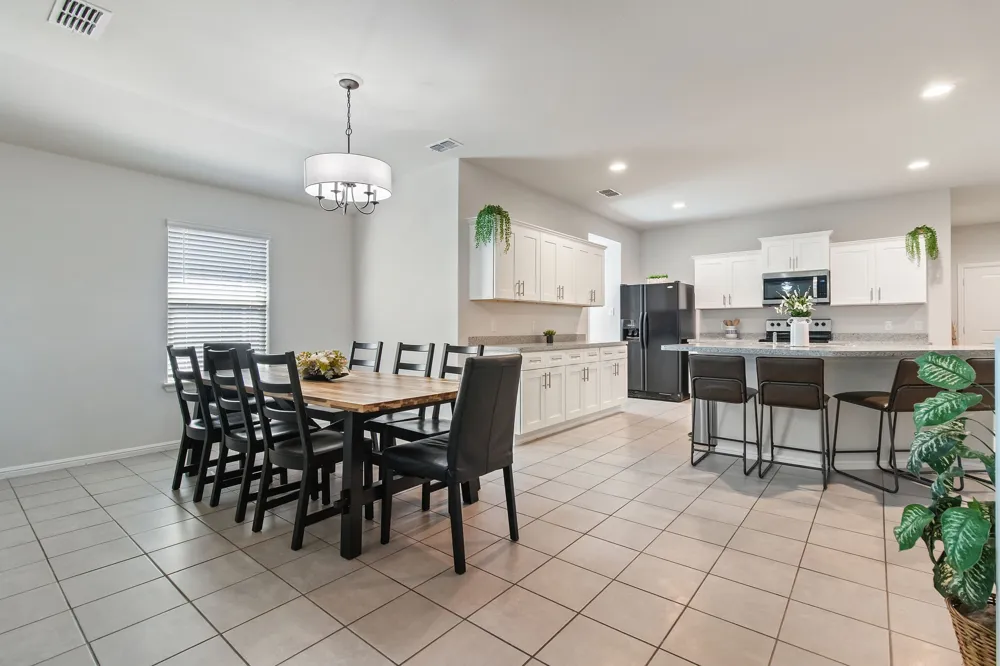 228 Abingdon Street Azle, TX 76020