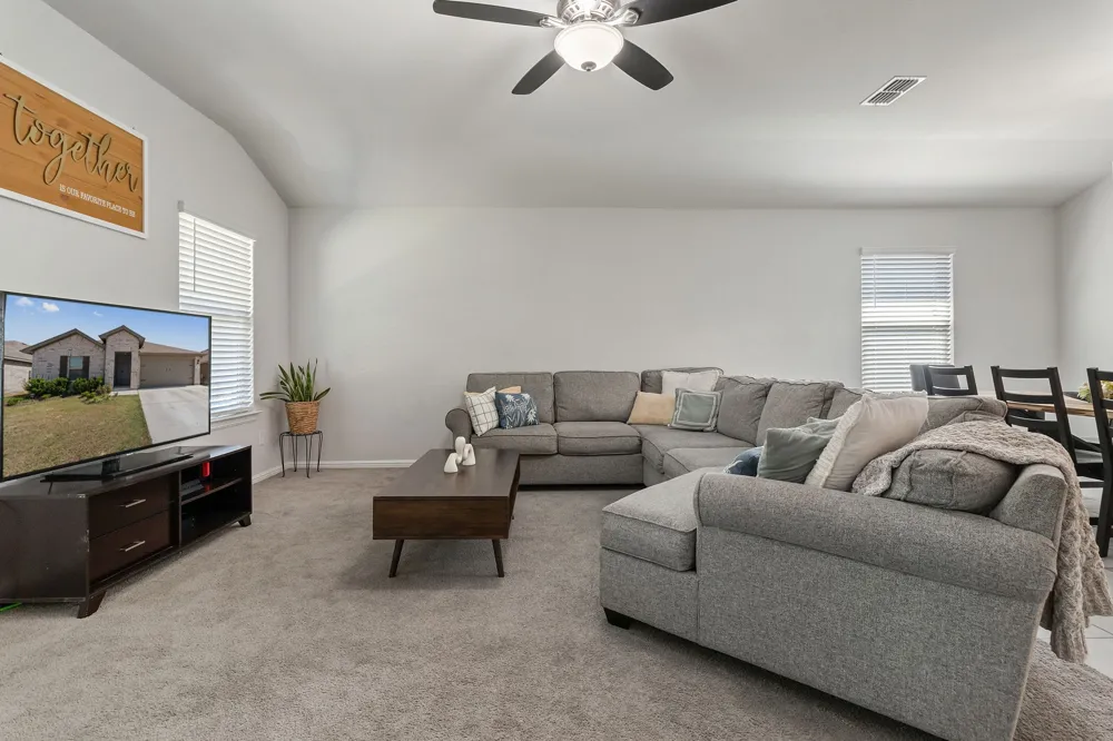 228 Abingdon Street Azle, TX 76020