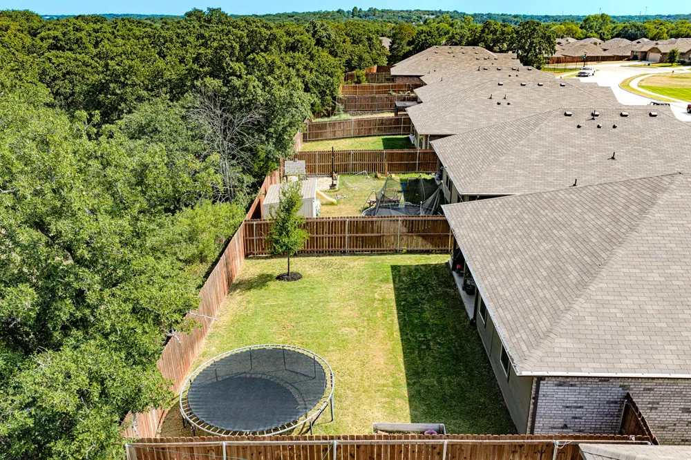228 Abingdon Street Azle, TX 76020
