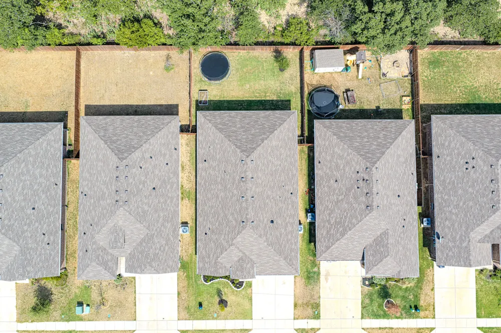228 Abingdon Street Azle, TX 76020