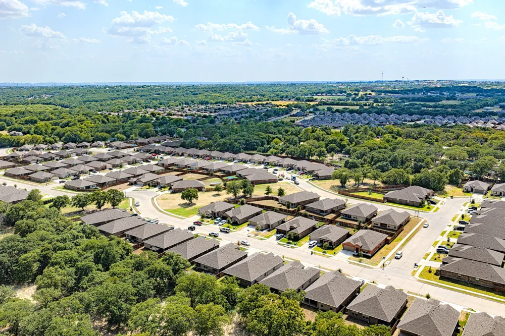 228 Abingdon Street Azle, TX 76020
