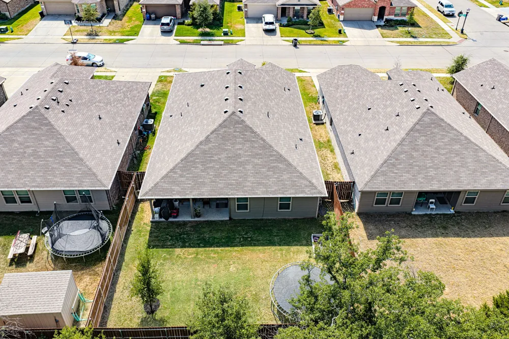 228 Abingdon Street Azle, TX 76020