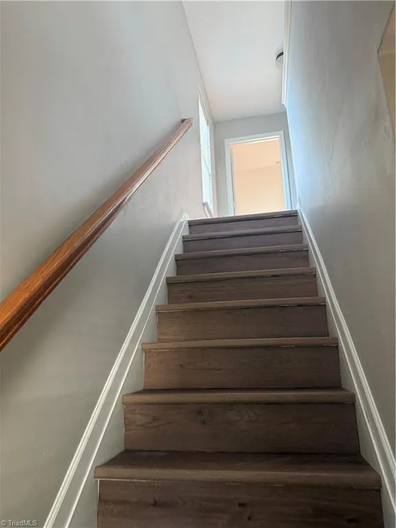 157 Dunbarton Court Winston-Salem, NC 27107