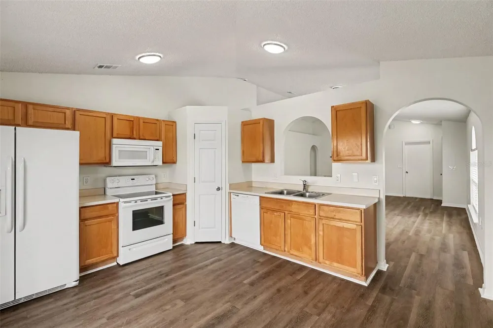 2056 REDWOOD CIRCLE NE Palm Bay, FL 32905