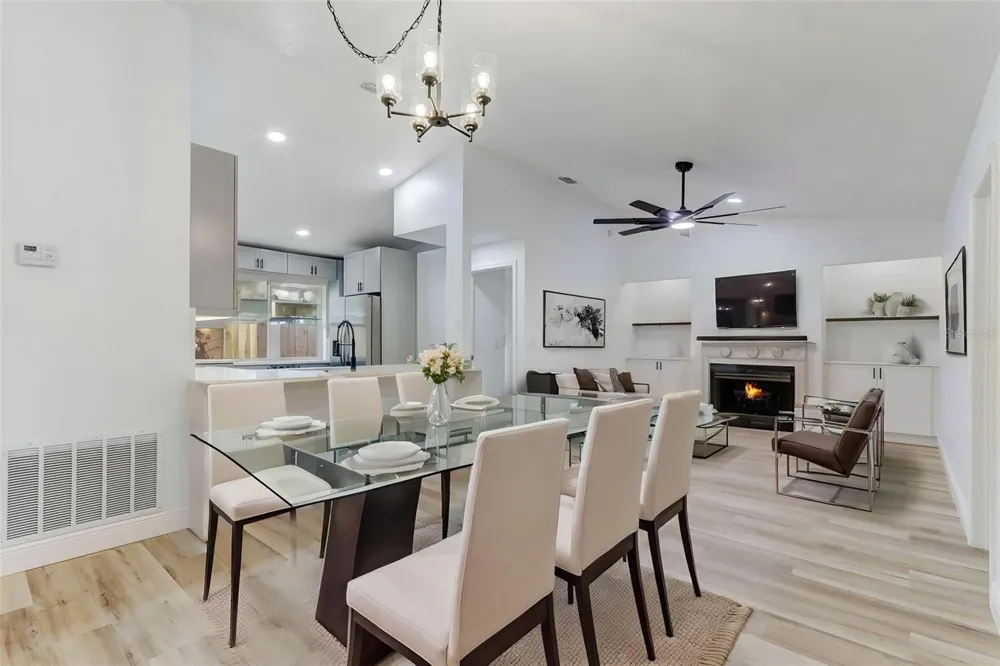 7711 LAKESIDE WOODS DRIVE Orlando, FL 32810