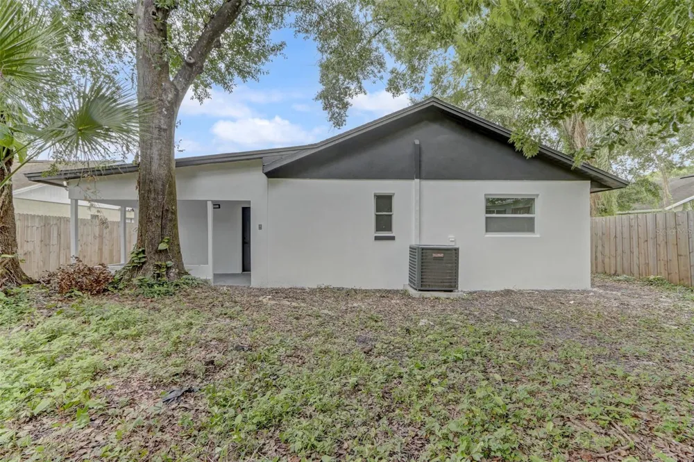 7711 LAKESIDE WOODS DRIVE Orlando, FL 32810