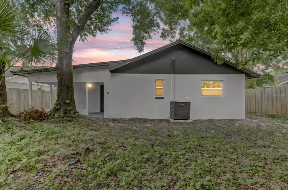 7711 LAKESIDE WOODS DRIVE Orlando, FL 32810