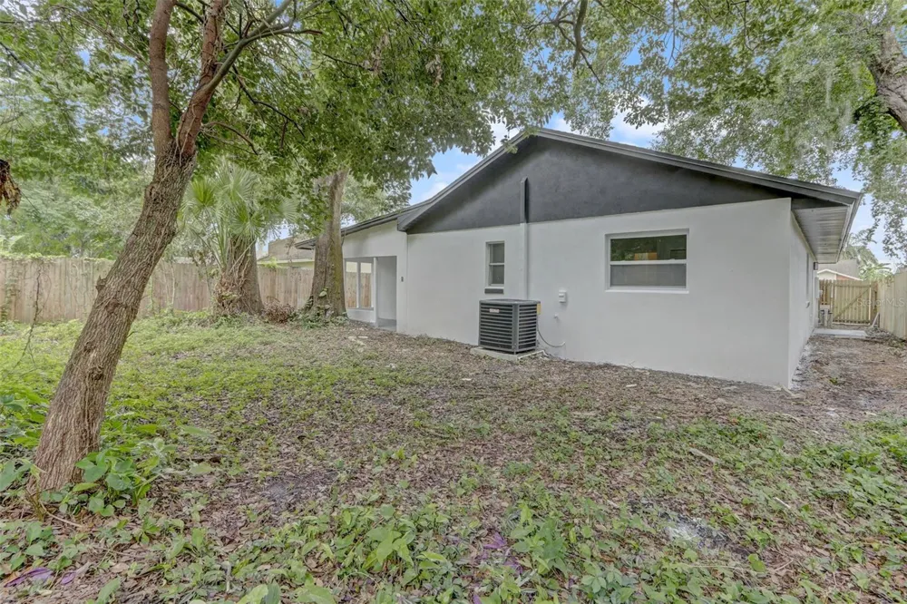 7711 LAKESIDE WOODS DRIVE Orlando, FL 32810