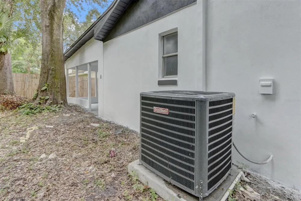 7711 LAKESIDE WOODS DRIVE Orlando, FL 32810