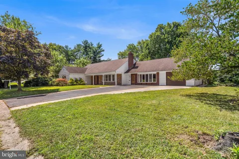 74 COUNTRY CLUB ROAD