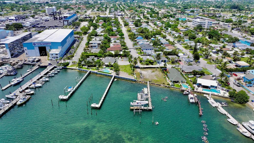265 E 23RD STREET Riviera Beach, FL 33404