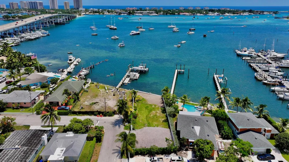 265 E 23RD STREET Riviera Beach, FL 33404